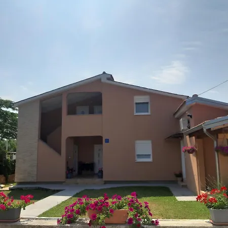 Apartmán Dora *