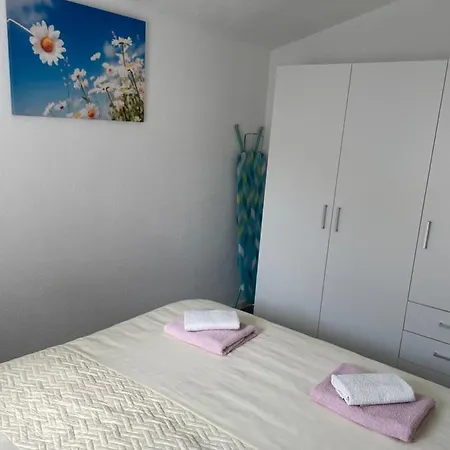 Dora Apartmán