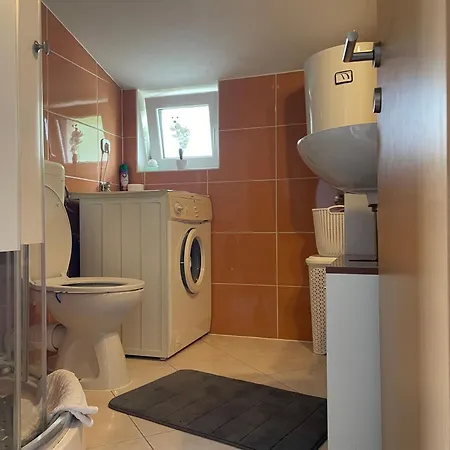 Dora Apartment *