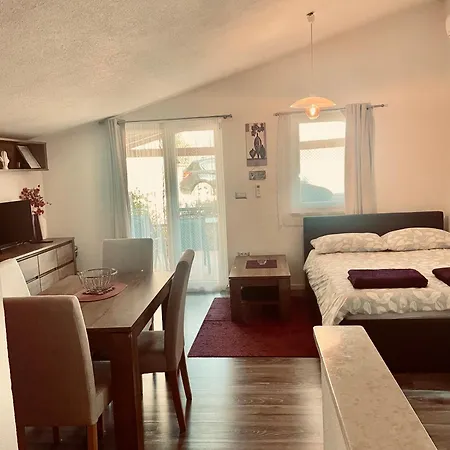 Dora Apartman *