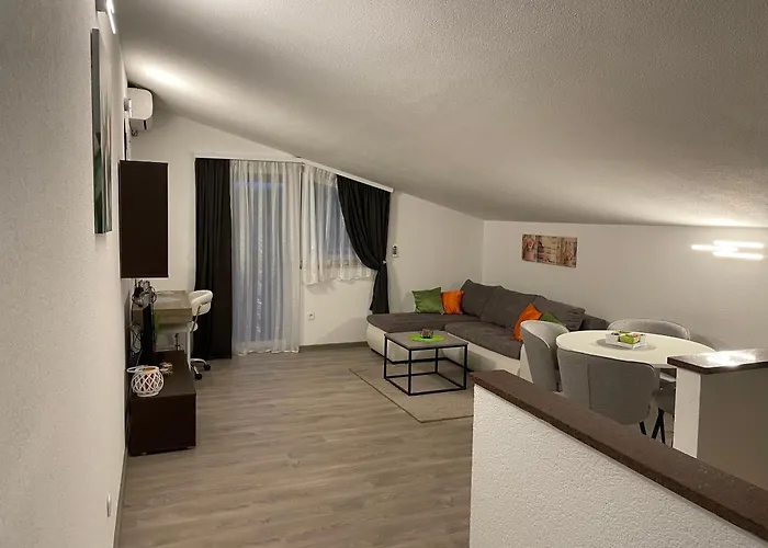 Apartman Dora *