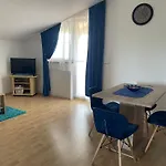 Appartamento Dora *