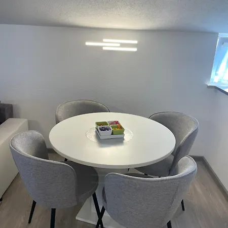 Dora Apartment *