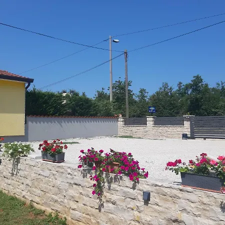 Dora Apartman Porec