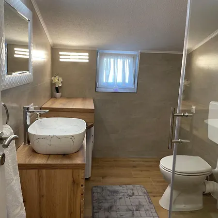Dora Apartman