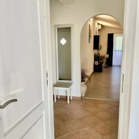 Dora Apartman *