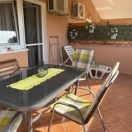 Apartamento Dora *