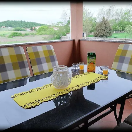 Apartman Dora *