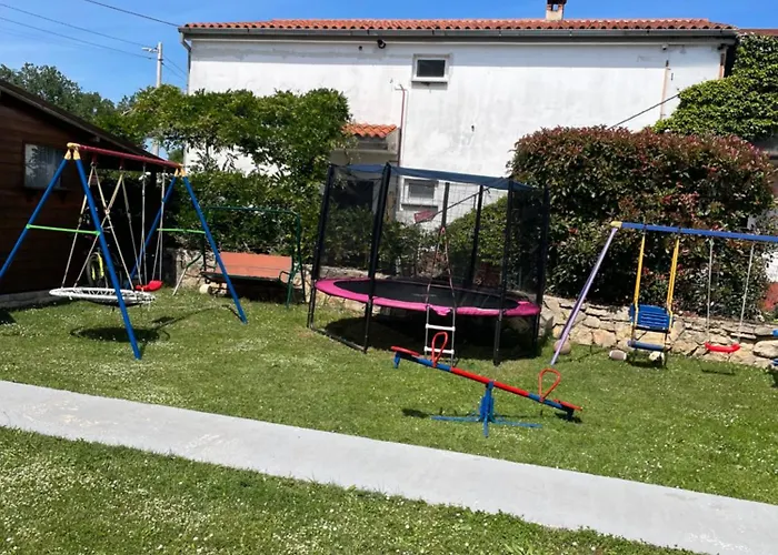 Διαμέρισμα Dora *